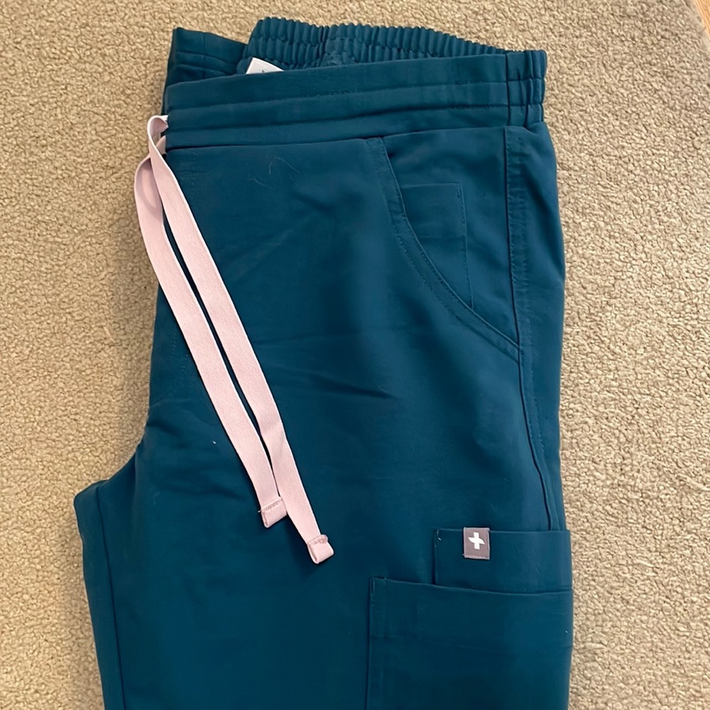 FIGS, Caribbean blue, skinny yola scrub pants. Only worn once. Like brand new.